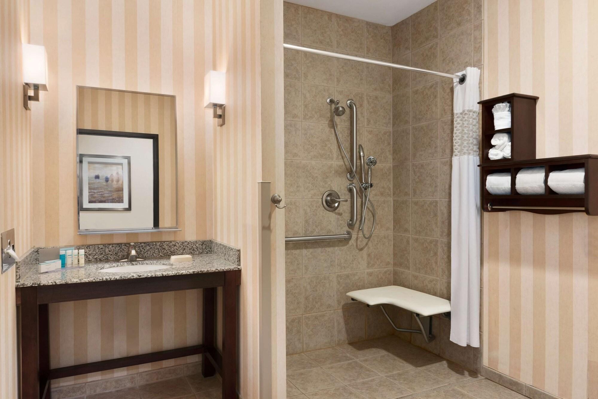 Hampton Inn Спирфиш Экстерьер фото